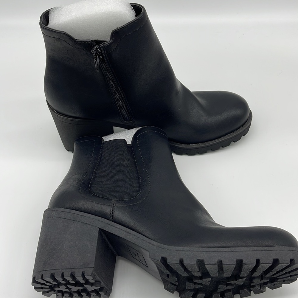 AMERICAN RAG WOMENS MORGHAN FABRIC CLOSED TOE ANKLE CHELSEA BOOTS